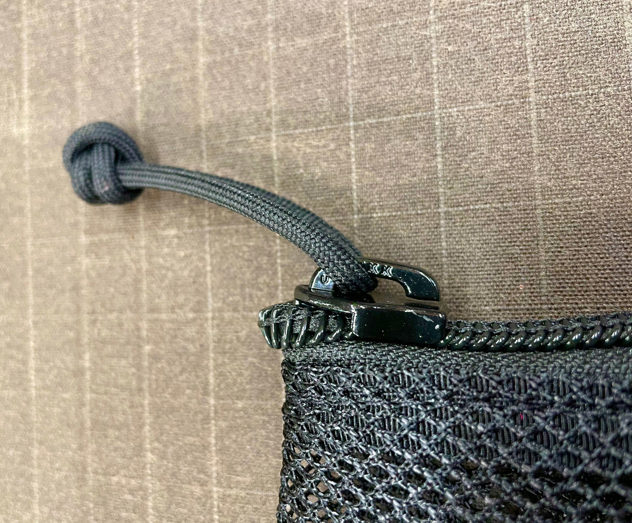 Mesh Tool Pouch Zipper Pull